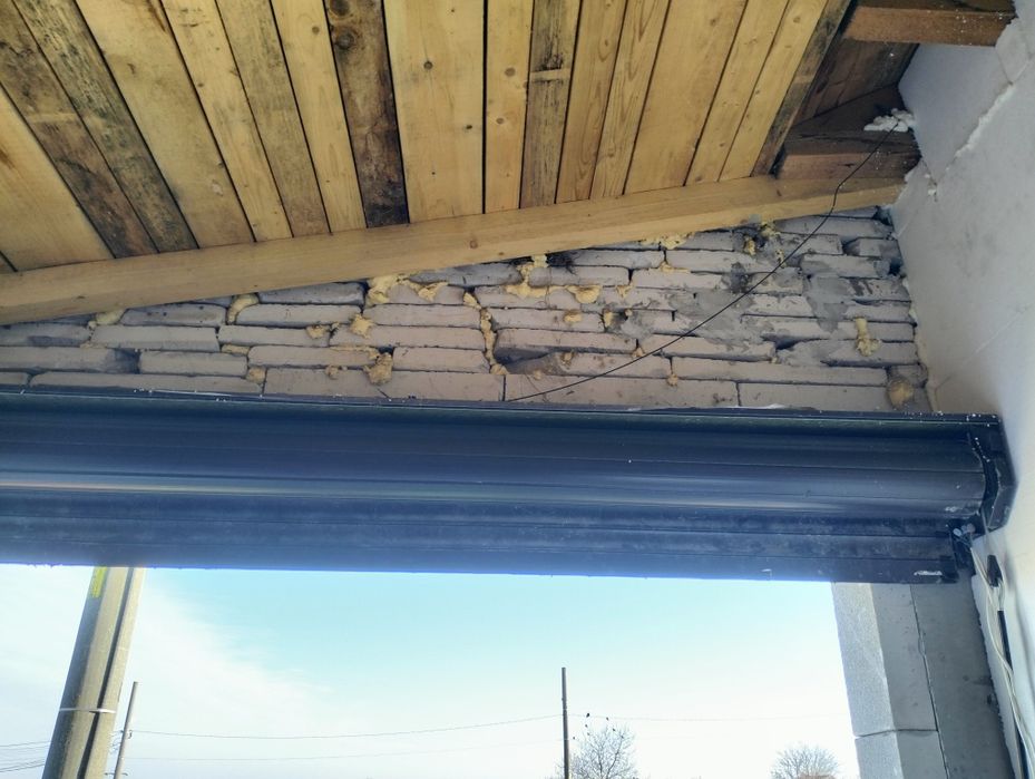 Ușa  tip rulou  electrica