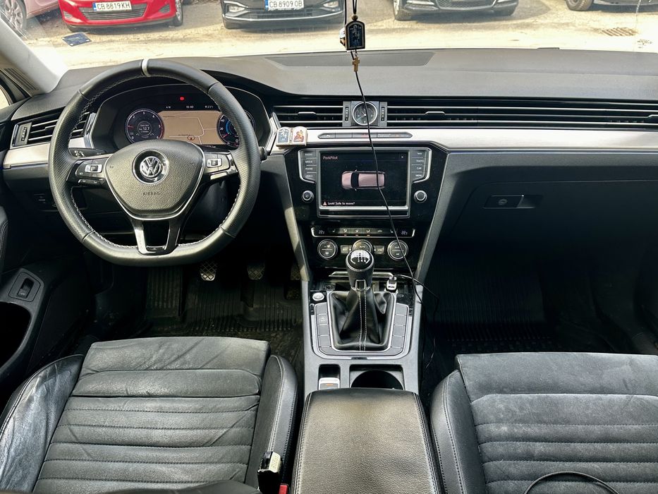 Продавам Passat B8 Rline