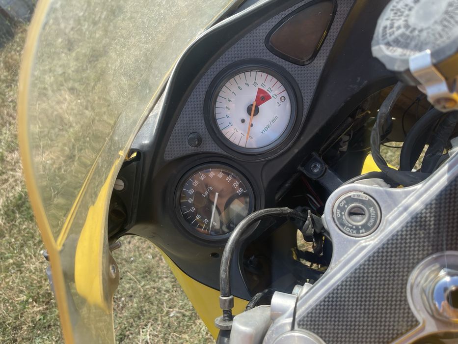 Vand Suzuki 650 4000 lei mai si negociez
