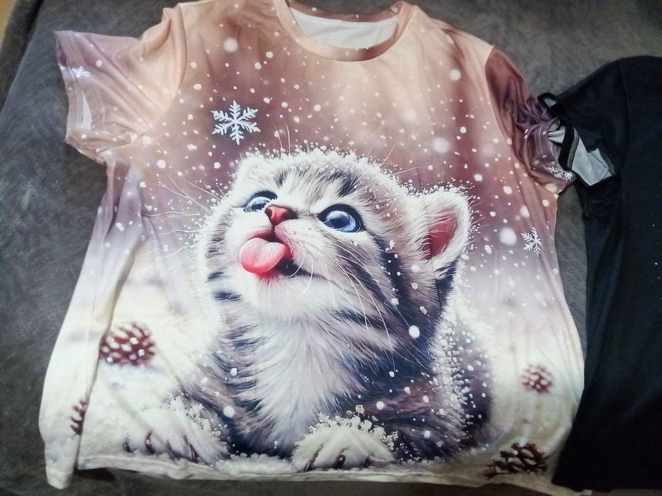 Продавам тениски....