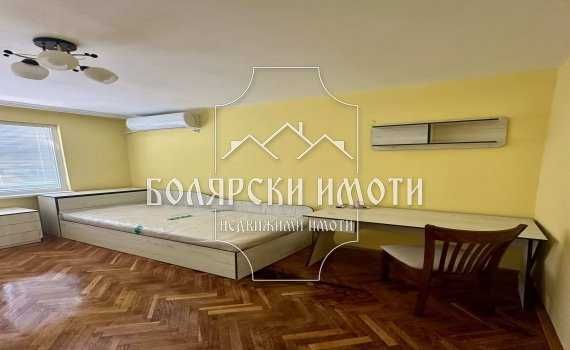 Дава се под наем Четиристаен апартамент в Велико Търново, Център - 110 кв.м за 408 € - Снимка #11