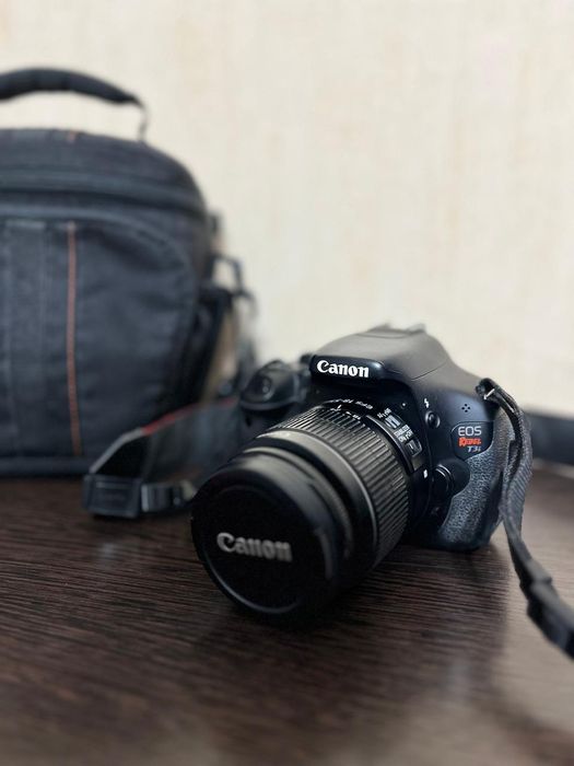 Продам фотоаппарат Canon EOS Rebel T3i