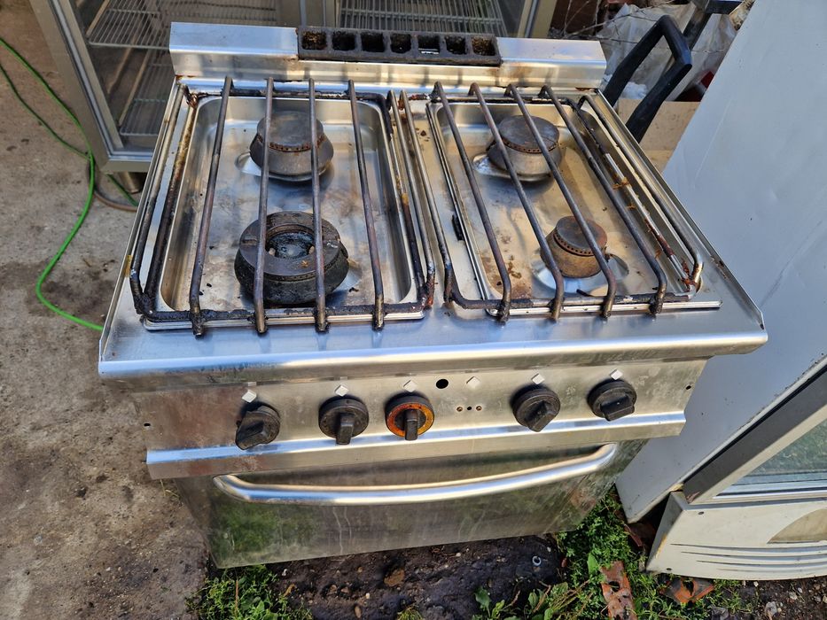 Friteuza electrica cu banc și robinet scurgere, de putere, la 380v