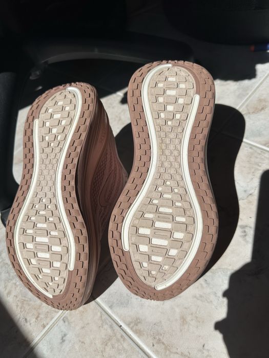 Nike Vomero Plus