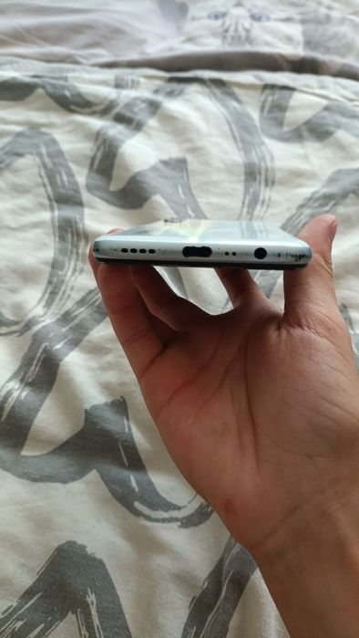 Продам телефон realme 6