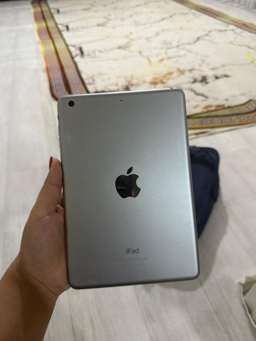 Продам айпад мини3