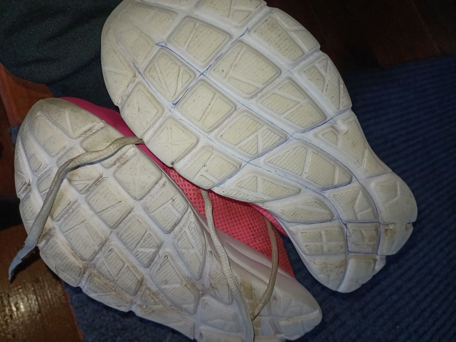 Продам детские кросовки 35р 1.000тг