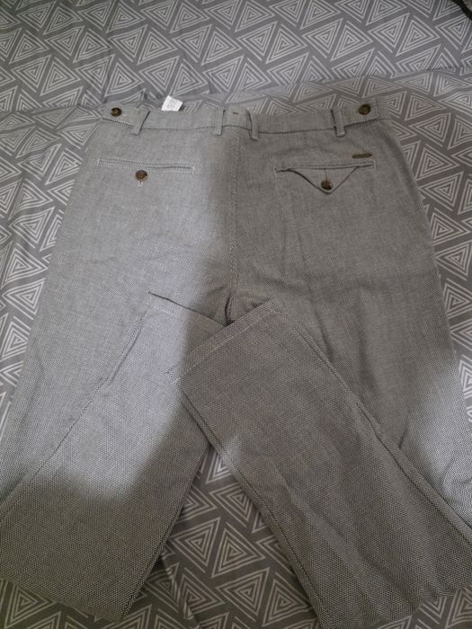 Pantaloni eleganti si casual