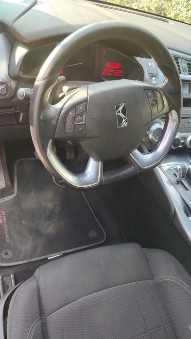 Citroen DS5 автомобил