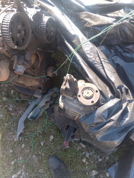 Vând motor Iveco 2.5