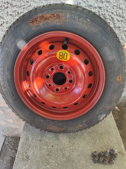 Резервна гума с крик