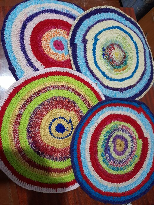 Шерстяные кружки на стулья новые