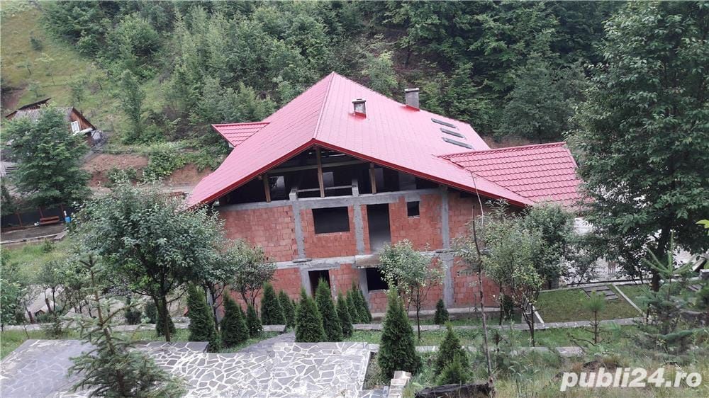 Vand pensiune-motel P + 3 ,1200 mp.Baia Mare cartier Firiza 249000 E.Tel 0745108958