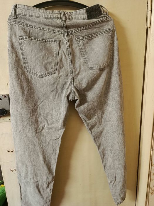 Продам джинсы почти новые классные