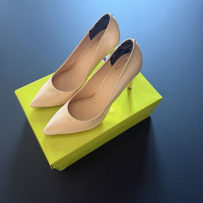 Обувки Ted Baker