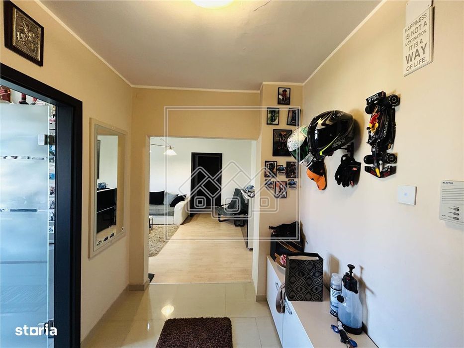 Ap modern, cu 2 camere, balcon - Zona Terezian