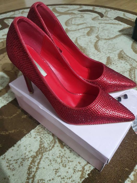 Pantofi eleganti