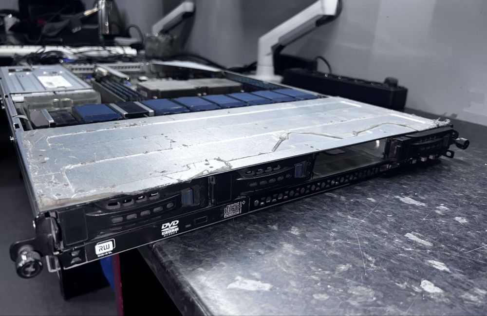 Сервер ASUS RS700
