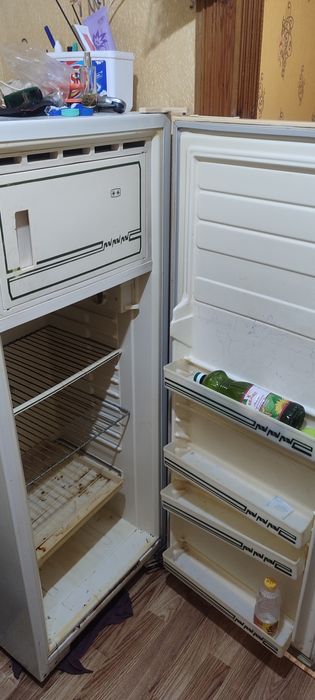 Продам холодильник торг