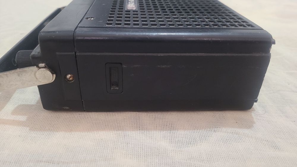 Avto magnitola  (retro magnitola] Moskvich 412 avto