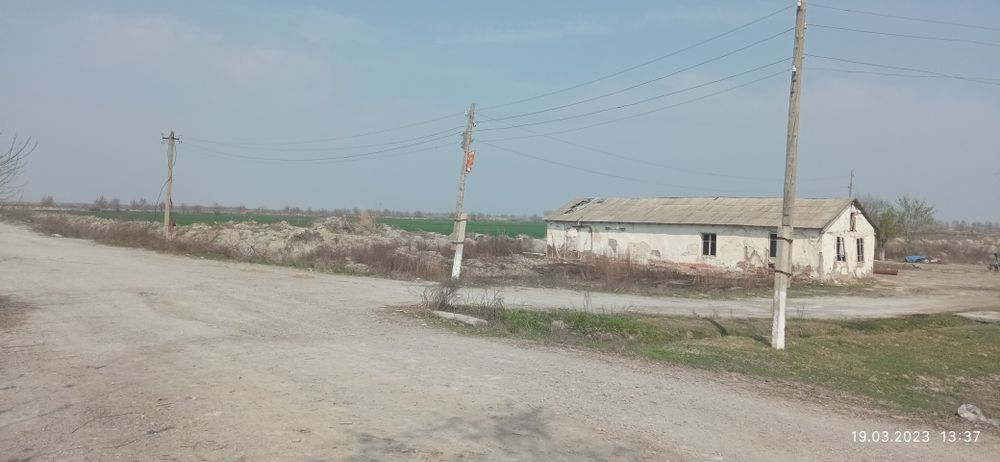 Шийпон сотилади майдони 40 сотих сув ва электр бор