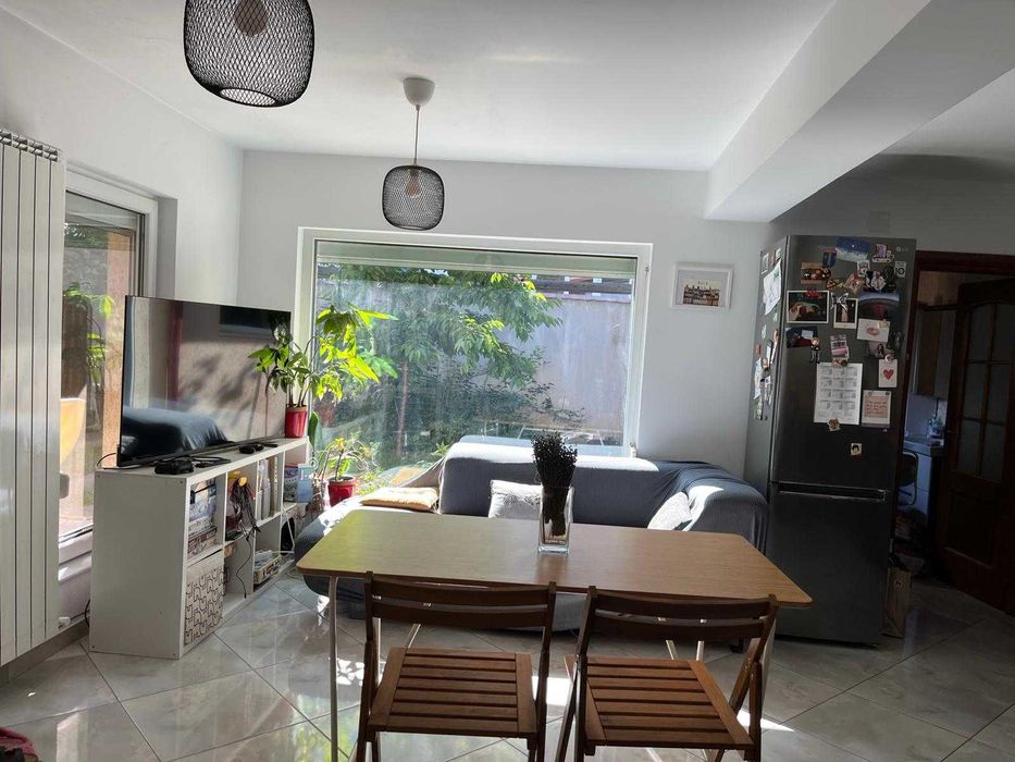 Casa 3 camere cu gradina in sectorul 4 de vanzare - proprietar