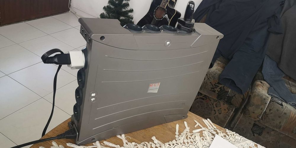 MGE UPS System Ellipse 1500 VA