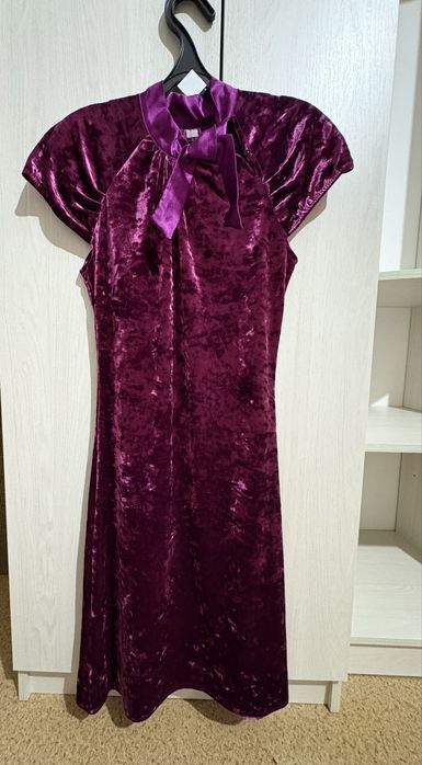 Платья женские продам