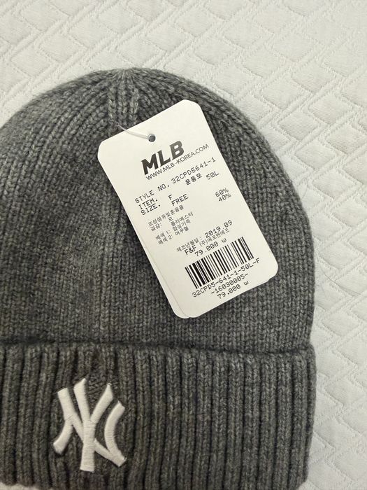 Шапка серая фирмы MLB