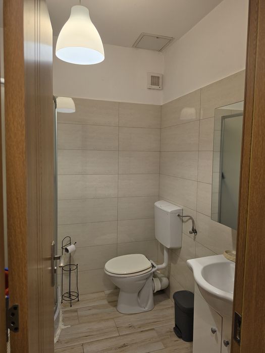 Garsonieră de închiriat – Apărătorii Patriei | 5 min metrou | 330 €/lună