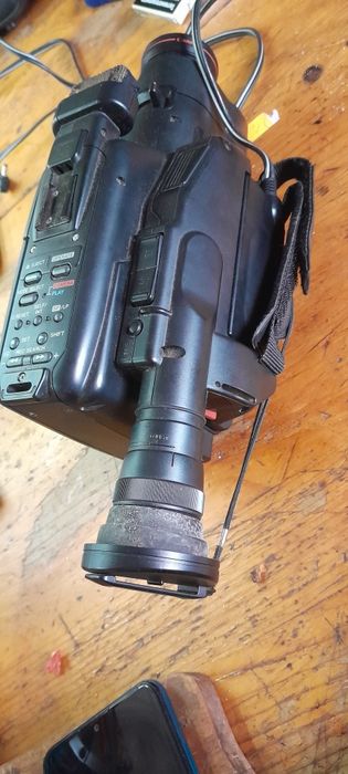 Продавам видео камера