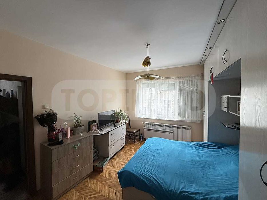 Тристаен апартамент в центъра на град Добрич