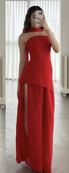 Платье красноеее