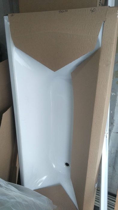 Ванна акриловая стальная