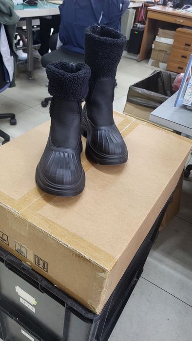 Зимни  ботуши  Karl Lagerfeld  висока подметка