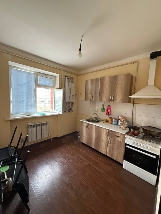 Sergili yangi hayot 8 hudud 2 xona 3 etaj 56m² qizil gishtli dom