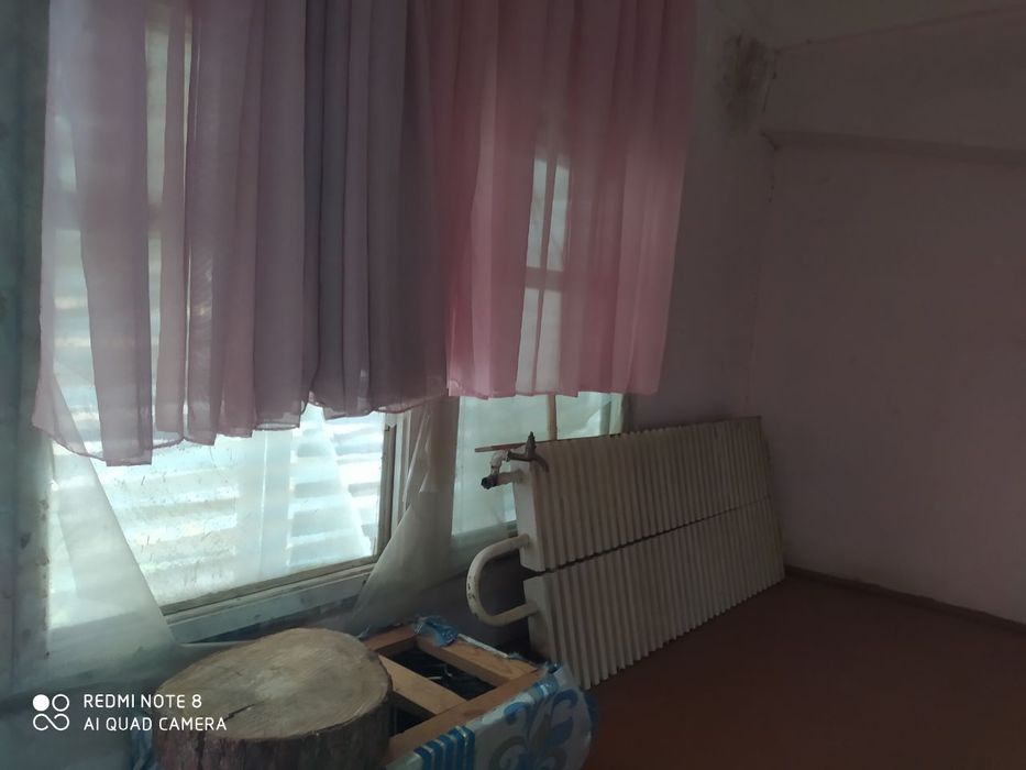 Srochna kvartira sotiladi