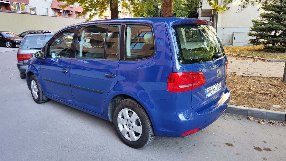 Volkswagen Touran 1,6tdi АВТОМАТИК Webasto ГЕРМАНИЯ top