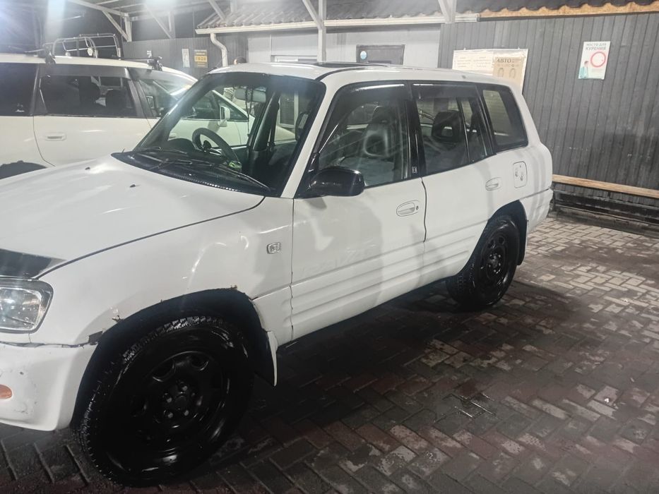 Toyota RAV4 1996год