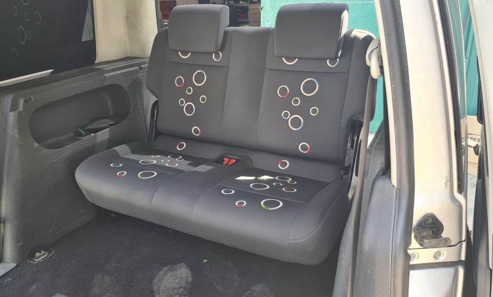 Vând vw caddy 2.0 tdi 5 locuri 7 locuri