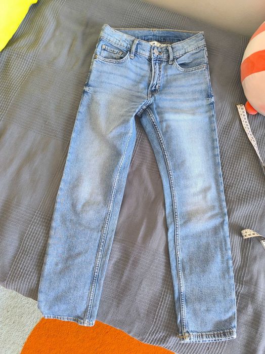 Pantaloni blugi H&M, 8-9 ani = 40 ron