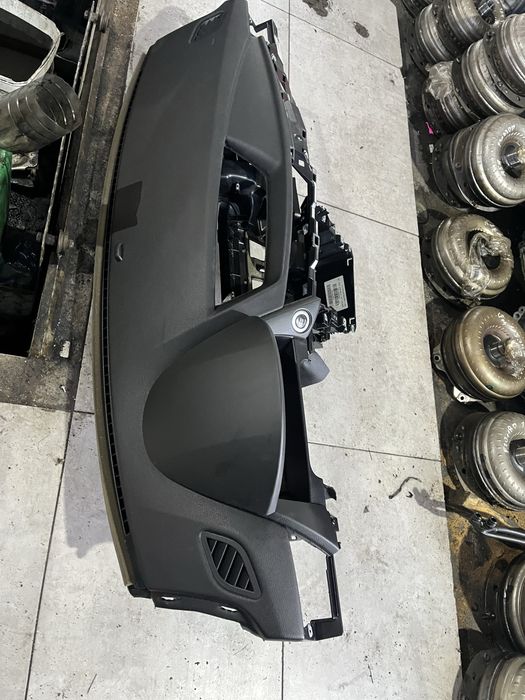 Арматурно табло бмв х1 е84 ( armaturno tablo bmw x1 e84 )