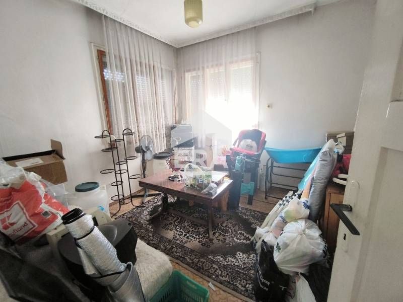 Двуетажна къща с гараж в  кв.Младежки хълм