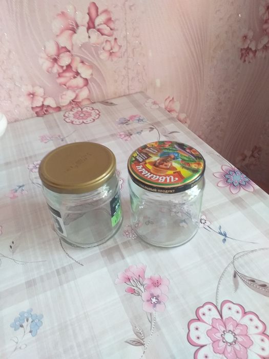 Продаю банки с крышками