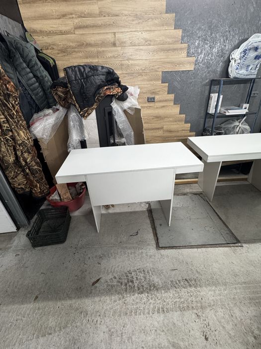 Продам 2 парты (стола)