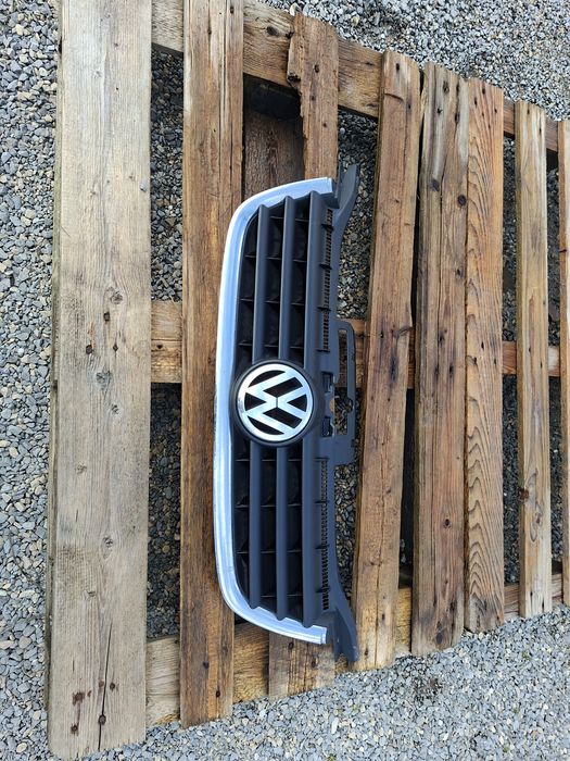 Vw touran маска за предна броня