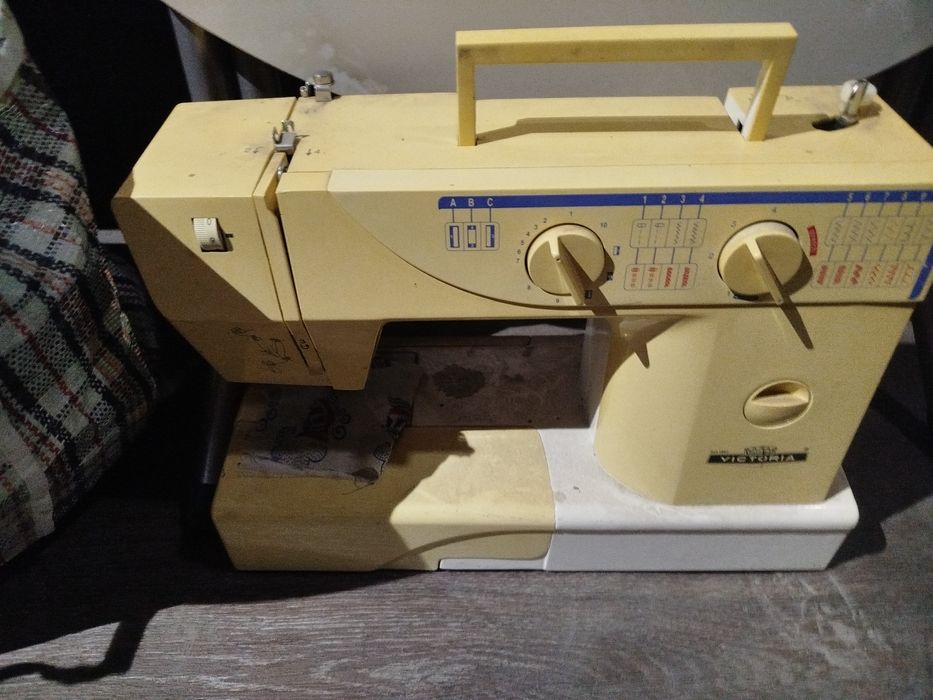 Швейная машина .