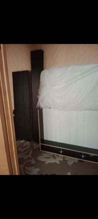 Двухспальная кровать