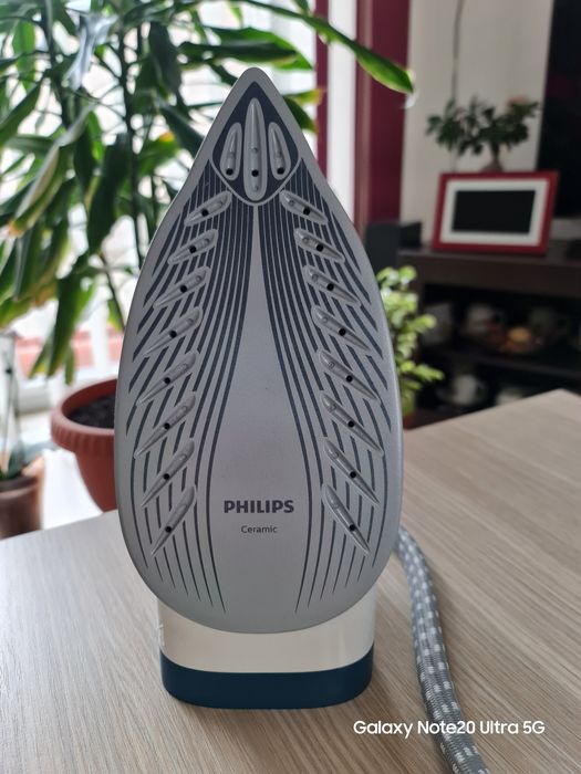 Statie de calcat cu abur Philips GC6722/20