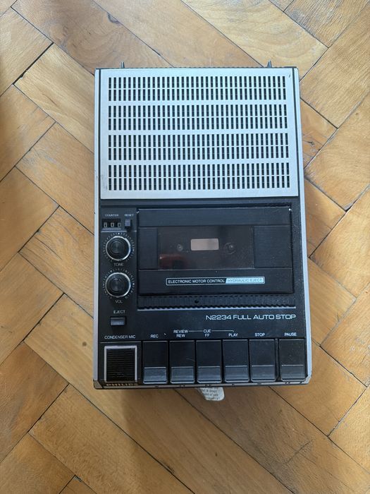 Австриски касетофон/рекордер Philips N2234